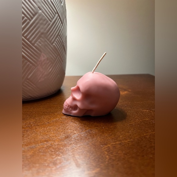 Handmade Skull Candle - Grapefruit Mango - Picture 5 of 5